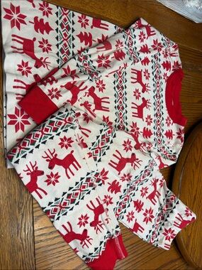Hanna Andersson Red and White Reindeer Holiday Pajama Set